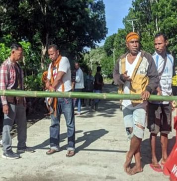 Warga Hentikan Proyek Waduk Lambo Jalan masuk ke Waduk Lambo diblokir warga