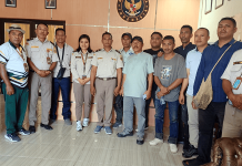 Karantina Ende Tegas: Tak Ada Dobel Pelayanan Jajaran Karantina Ende foto bersama dengan pengusaha hewan besar asal Nagekeo, Jumat (17/4/26)