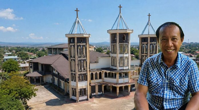 Bangun Tiga Menara dan Rehap Gereja, Paroki Santo Yoseph Naikoten Butuh Rp7,8 Miliar Sketsa Tiga Menara dan Ketua DPP II Paroki Santo Yoseph Naikoten, Adi LAmury.