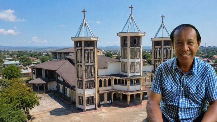 Adi Lamury Sketsa Tiga Menara dan Ketua DPP II Paroki Santo Yoseph Naikoten, Adi LAmury.