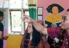 Perpustakaannya Dipuji Pusat, Sekolah Ini Justru Kekurangan Buku dan Lainnya Rombongan pejabat Perpustakaan Nasional cs sedang melihat langsung kondisi perpustakaan di SDI Towak.