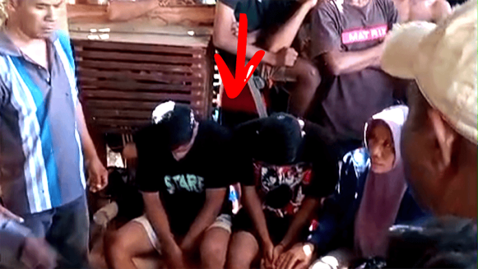Dua pelaku yang diamankan warga.