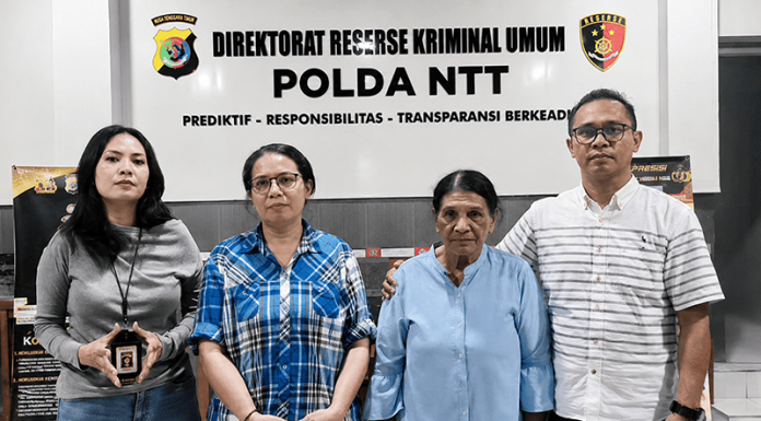 Tak Kunjung Tuntas di Polres, Korban Laporkan Anggota DPRD ke Polda NTT Cosmas Jo Oko, S.H., dan Anjelina Wora Roi Wani, S.H. saat bersama kliennya melaporkan Anton Wangge ke Polda NTT.
