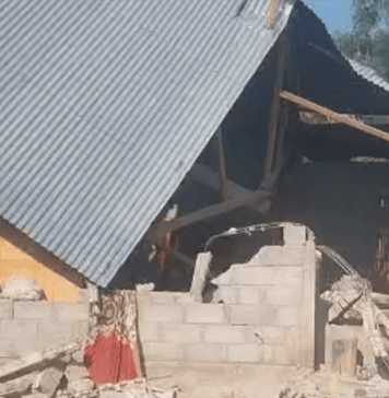 WVI Kirim Tim Tanggap Bencana, Sasar 25 Ribu Warga Terdampak Gempa Flores Salah satu rumah yang rusak akibat gempa M7.7.